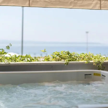 Lora With Spa Tub * Split