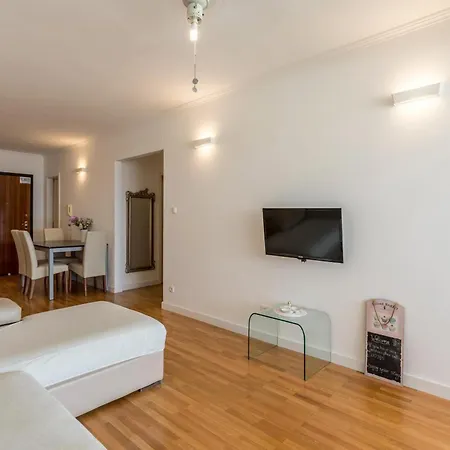 Apartment Lora With Spa Tub
