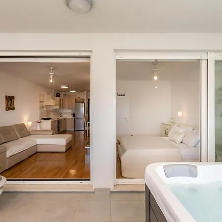 Appartement Lora With Spa Tub