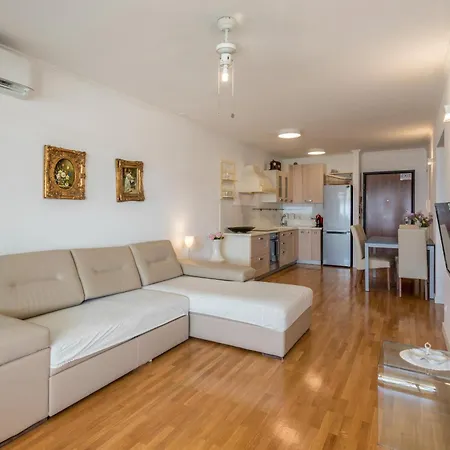 Appartement Lora With Spa Tub